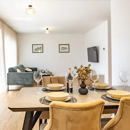 Lavanda J Apartment *